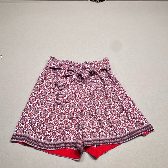 Max Studio Pants - Max Studio Red and White High Waist Shorts with Chic Design